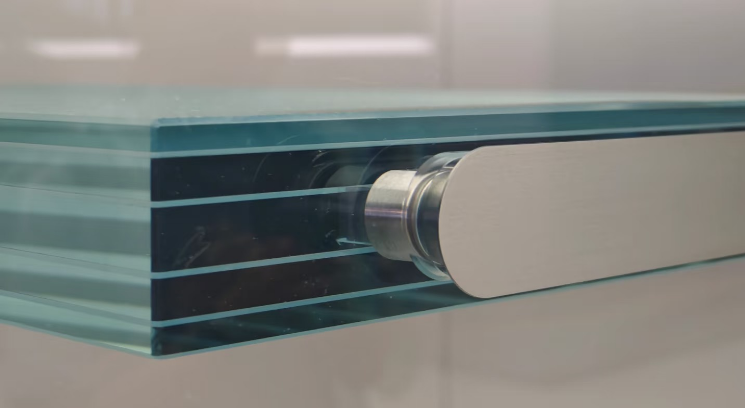 Multi-layer laminated glass staircase Multi-layer laminated glass staircase