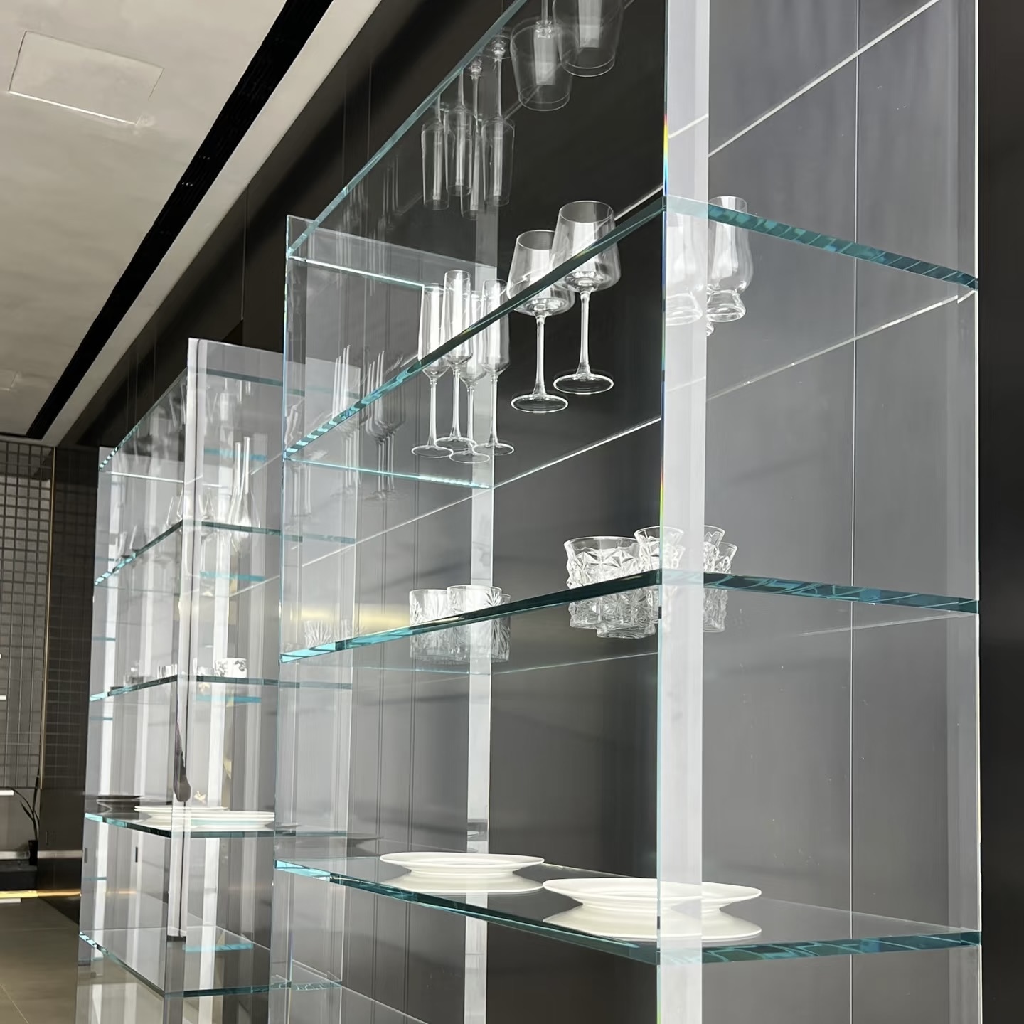 Restaurant Glass Shelves