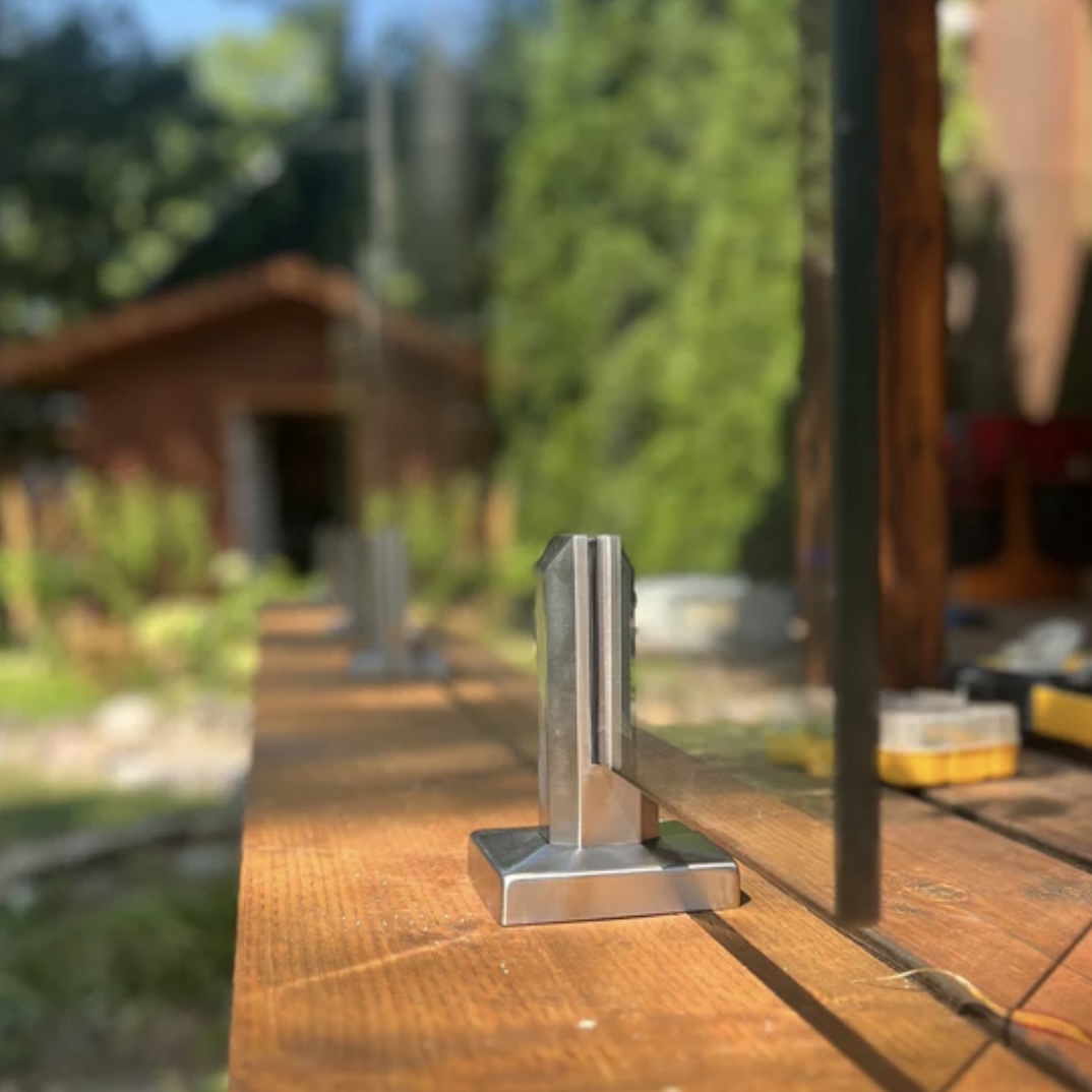 Glass clamps for semi-frameless railing
