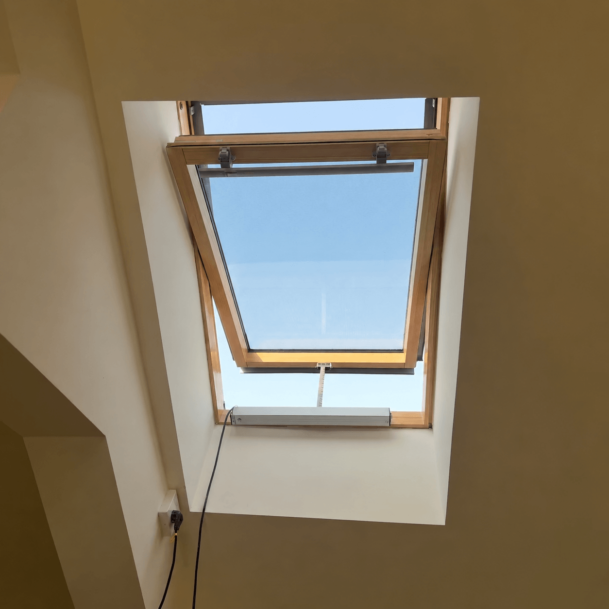 Electric Ventilation Skylight System