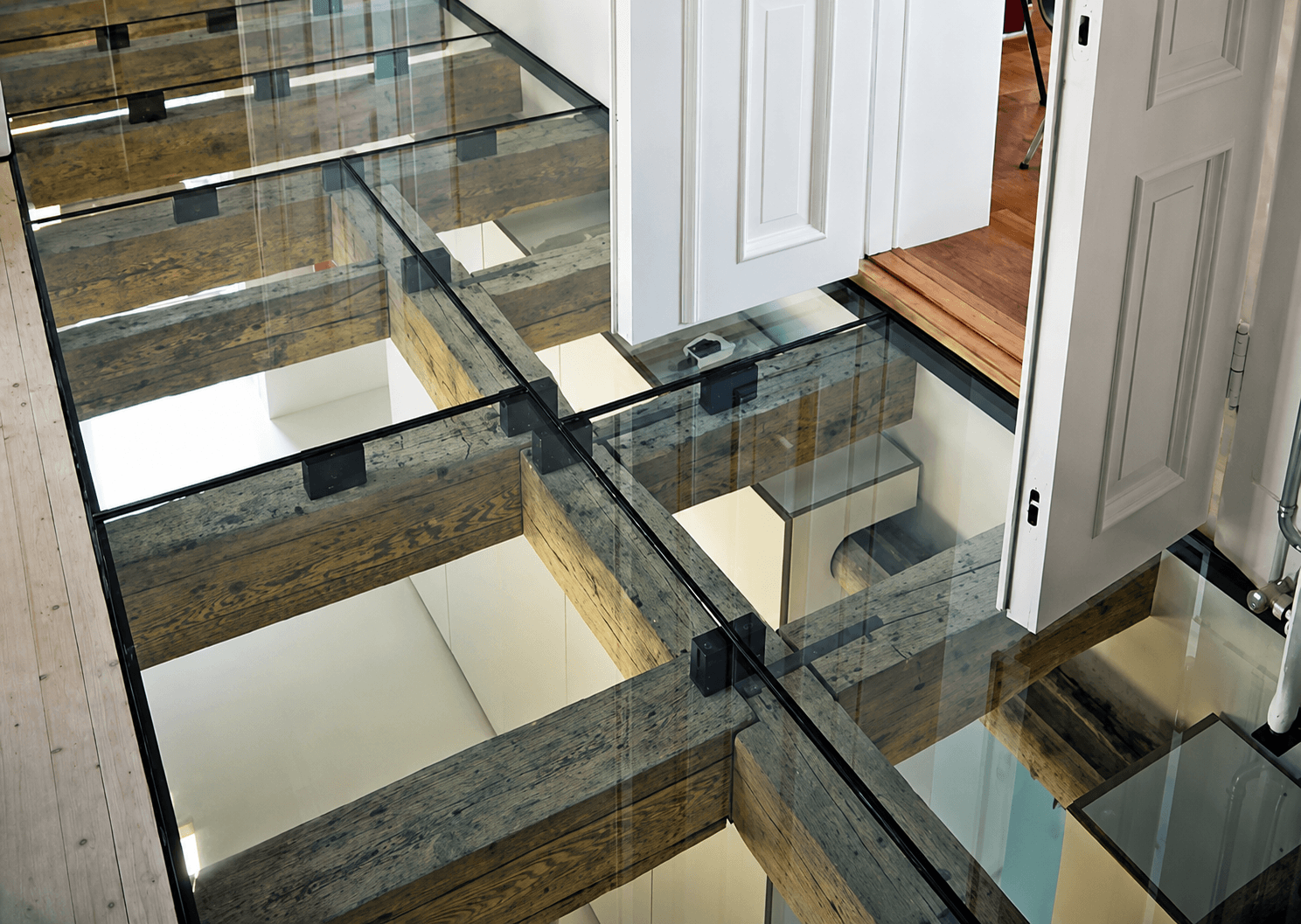 Frame-Supported Glass Floors.png
