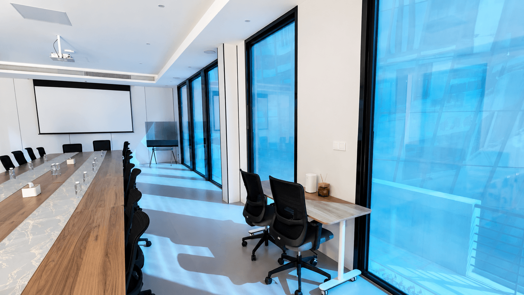 Interior effects of SpectraNyx SPD smart glass