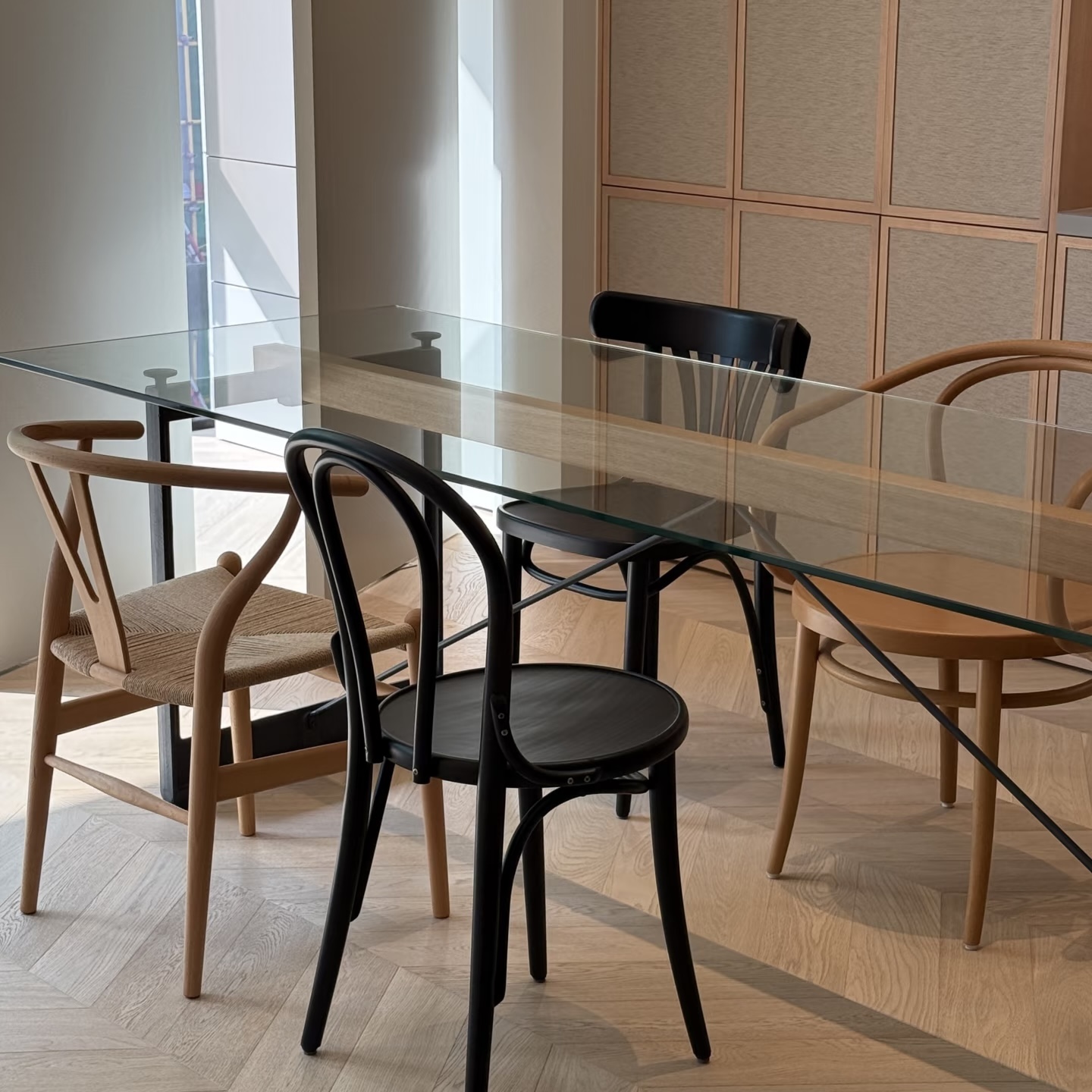 Restaurant Glass Table